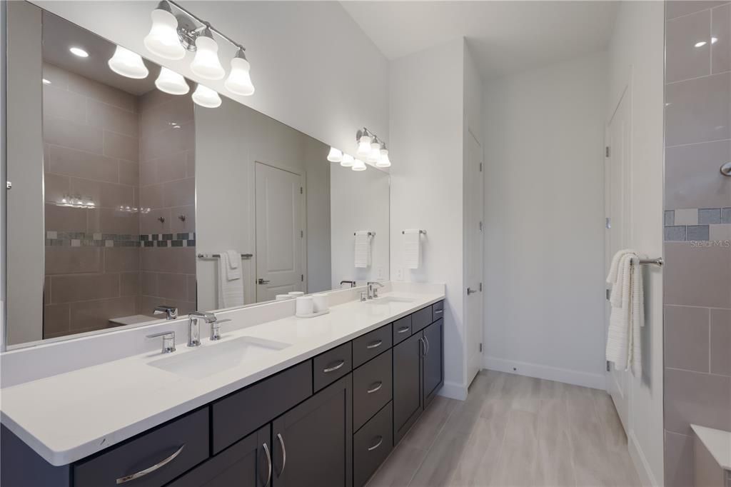 待售: $915,000 (3 贝兹, 3 浴室, 2518 平方英尺)