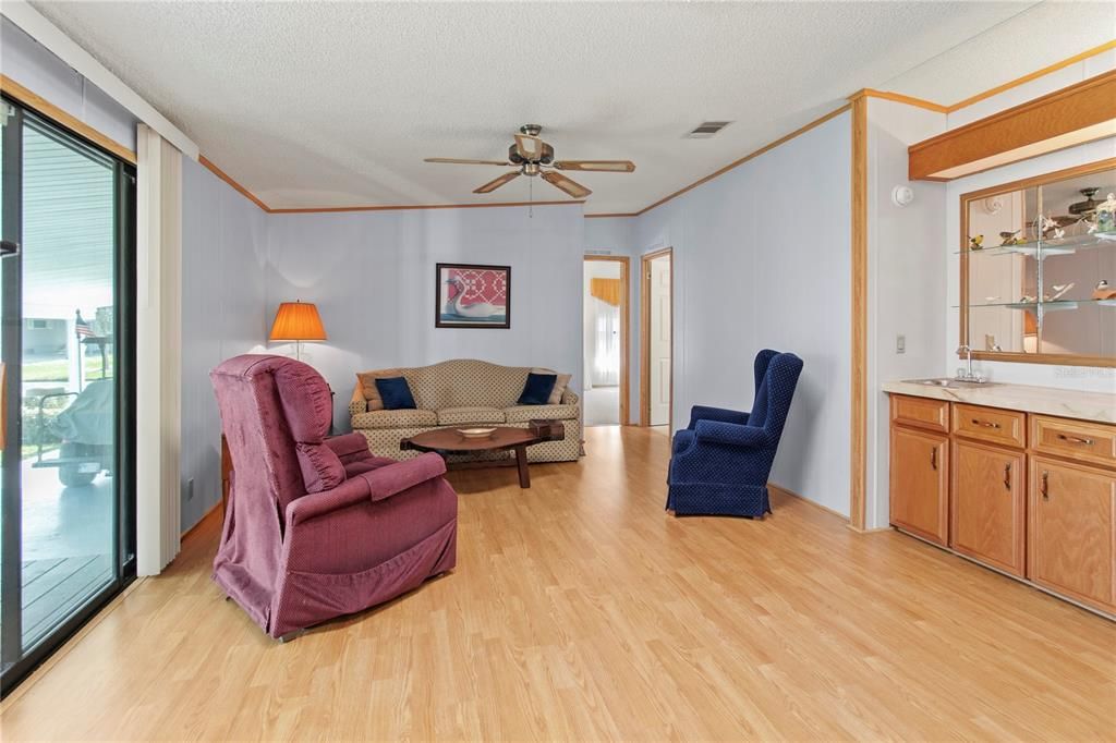 For Sale: $219,999 (2 beds, 2 baths, 1606 Square Feet)