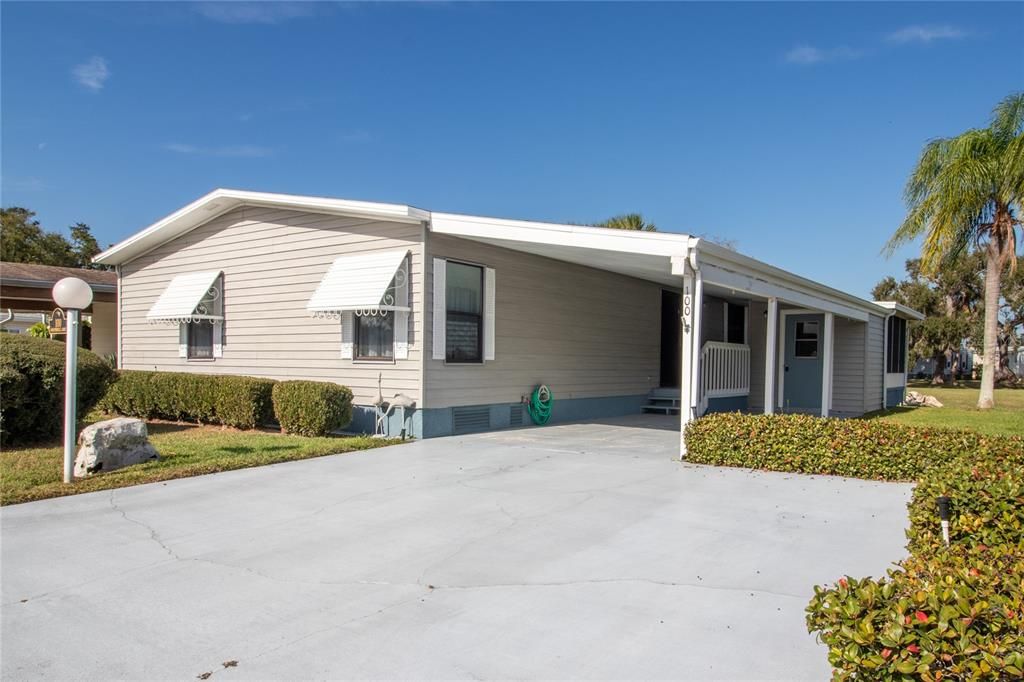 For Sale: $219,999 (2 beds, 2 baths, 1606 Square Feet)