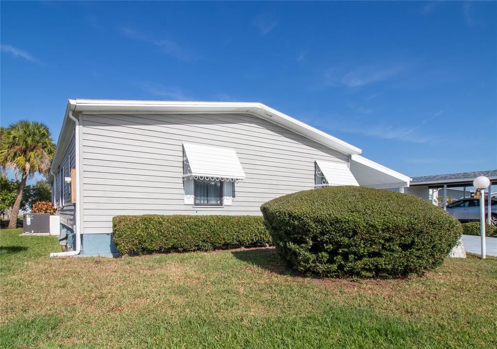 For Sale: $219,999 (2 beds, 2 baths, 1606 Square Feet)