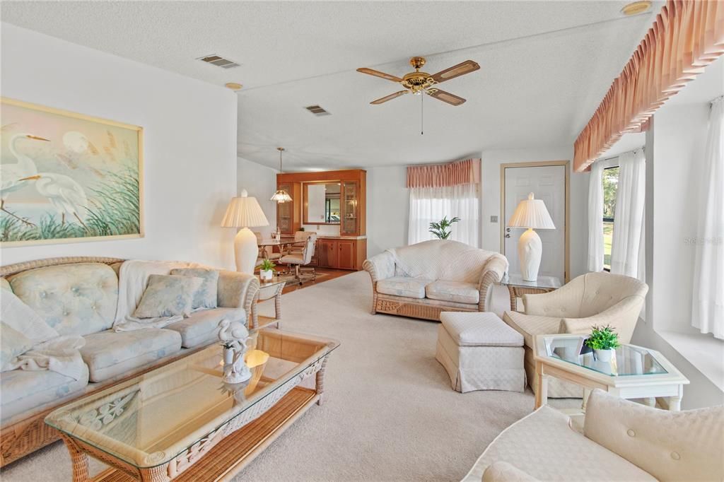 For Sale: $219,999 (2 beds, 2 baths, 1606 Square Feet)