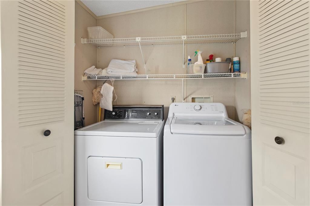 For Sale: $219,999 (2 beds, 2 baths, 1606 Square Feet)