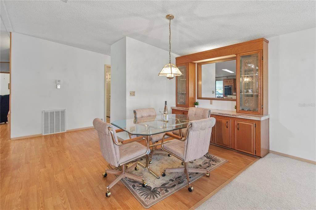 For Sale: $219,999 (2 beds, 2 baths, 1606 Square Feet)