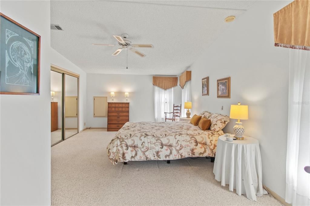 For Sale: $219,999 (2 beds, 2 baths, 1606 Square Feet)