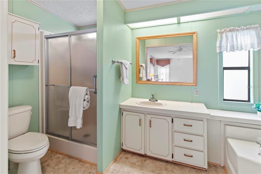 For Sale: $219,999 (2 beds, 2 baths, 1606 Square Feet)