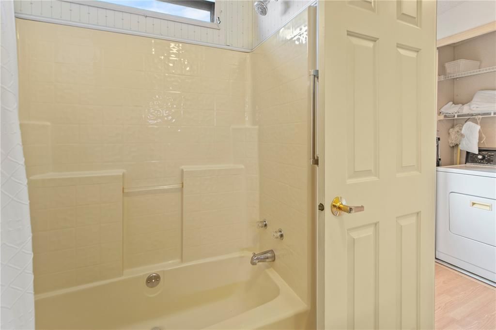 For Sale: $219,999 (2 beds, 2 baths, 1606 Square Feet)