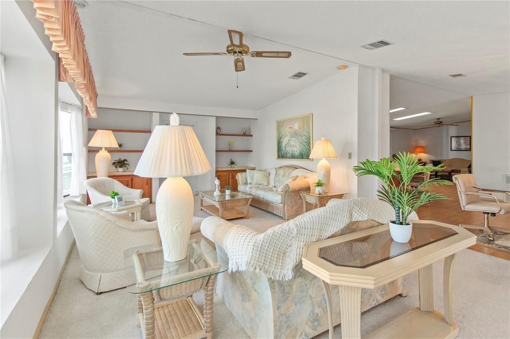 For Sale: $219,999 (2 beds, 2 baths, 1606 Square Feet)