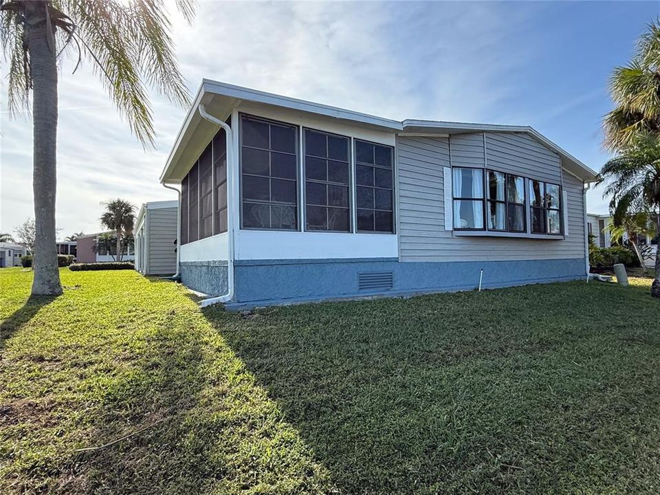 For Sale: $219,999 (2 beds, 2 baths, 1606 Square Feet)