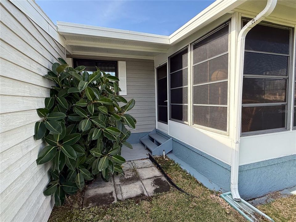 For Sale: $219,999 (2 beds, 2 baths, 1606 Square Feet)