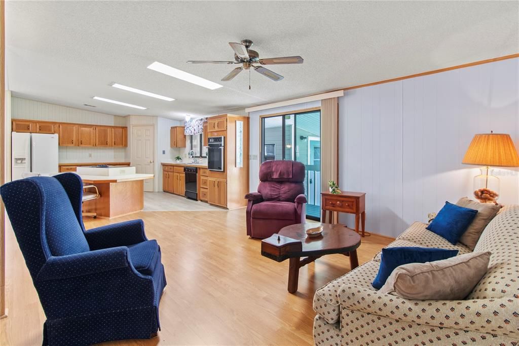 For Sale: $219,999 (2 beds, 2 baths, 1606 Square Feet)