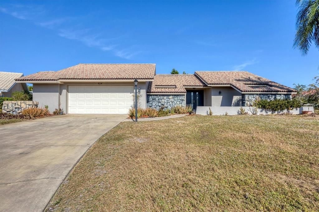 For Sale: $440,000 (3 beds, 2 baths, 1702 Square Feet)