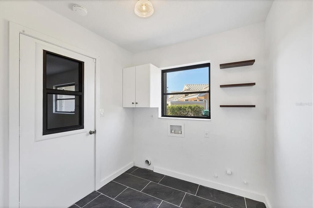 For Sale: $440,000 (3 beds, 2 baths, 1702 Square Feet)