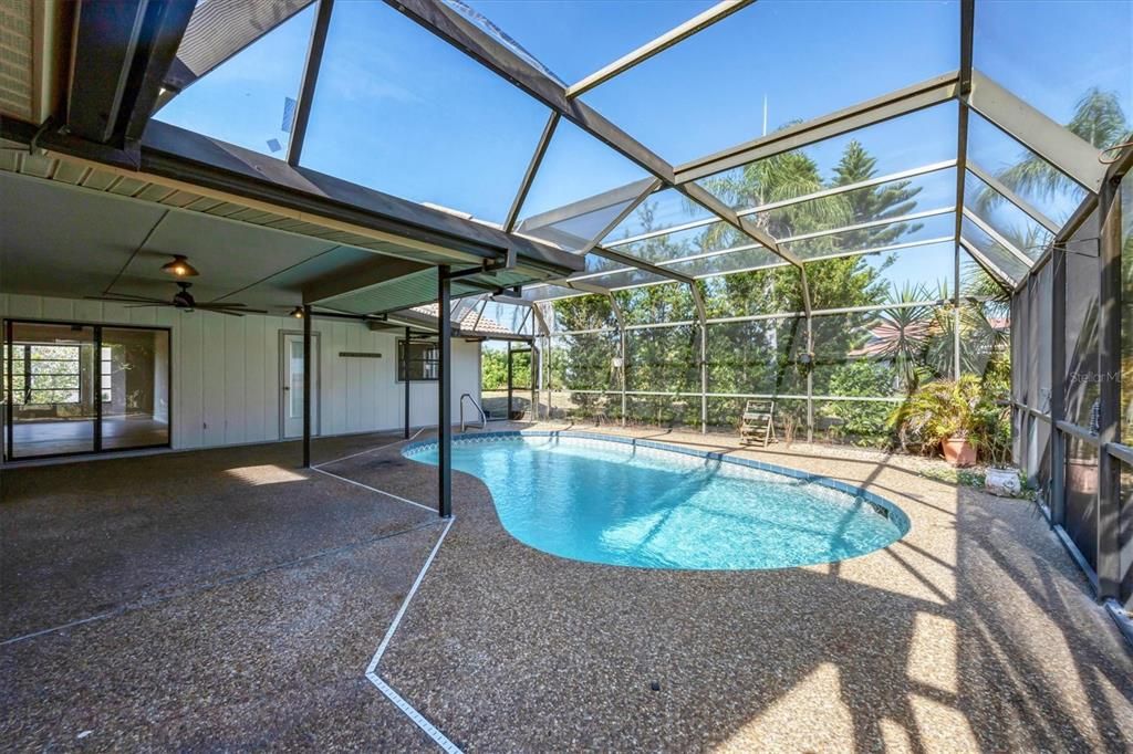 For Sale: $440,000 (3 beds, 2 baths, 1702 Square Feet)