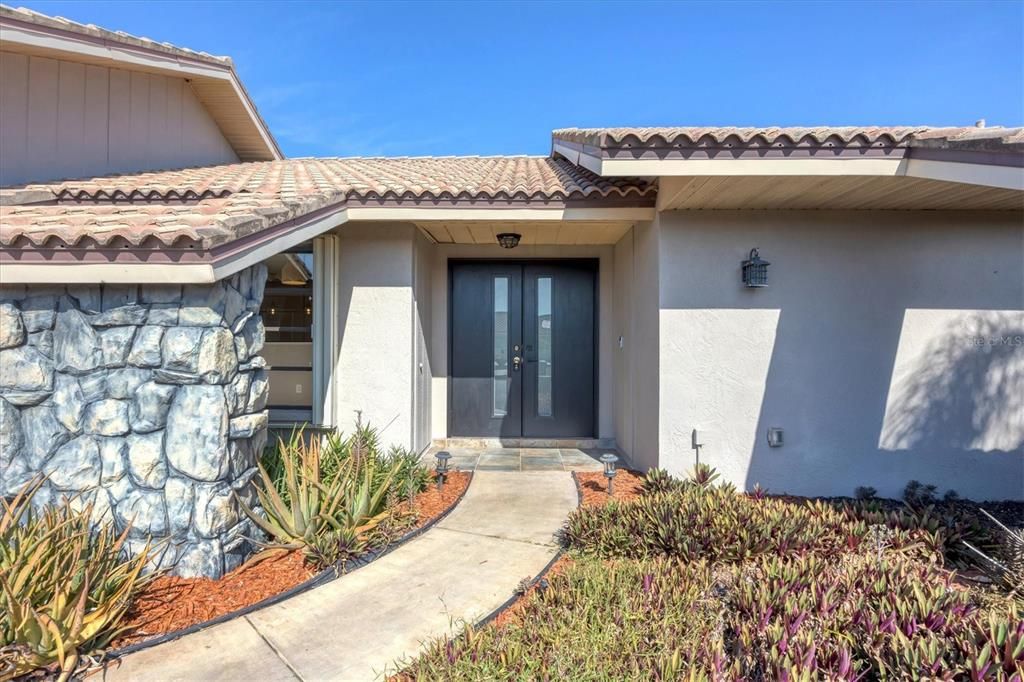 For Sale: $440,000 (3 beds, 2 baths, 1702 Square Feet)