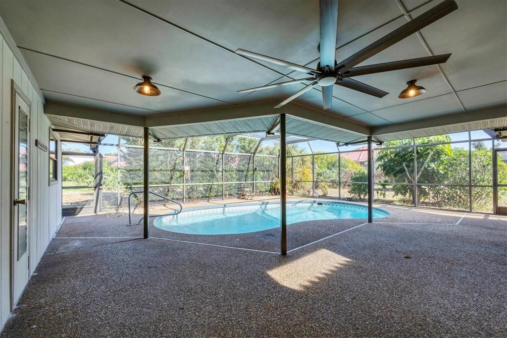 For Sale: $440,000 (3 beds, 2 baths, 1702 Square Feet)