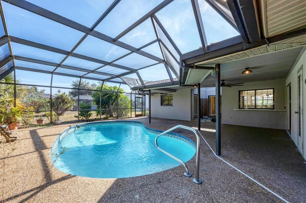 For Sale: $440,000 (3 beds, 2 baths, 1702 Square Feet)