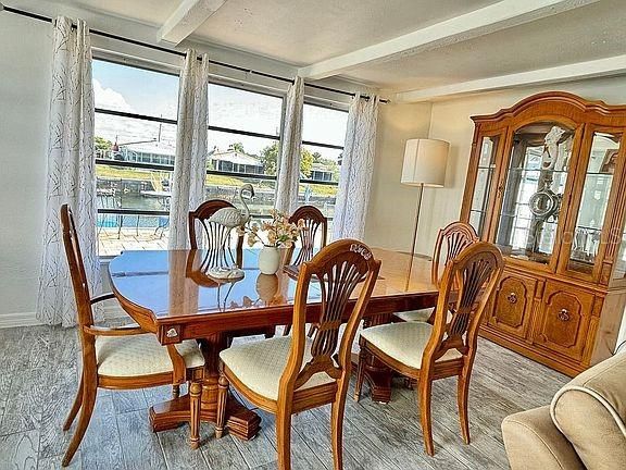 En Venta: $285,000 (2 camas, 1 baños, 1356 Pies cuadrados)