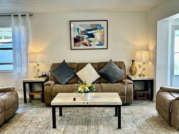 En Venta: $285,000 (2 camas, 1 baños, 1356 Pies cuadrados)