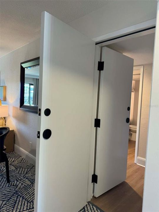 For Sale: $249,900 (3 beds, 3 baths, 1386 Square Feet)