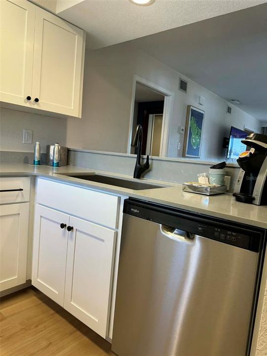 For Sale: $249,900 (3 beds, 3 baths, 1386 Square Feet)