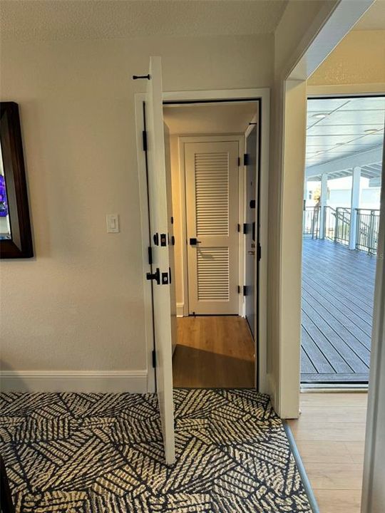 For Sale: $249,900 (3 beds, 3 baths, 1386 Square Feet)