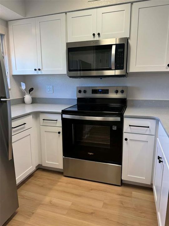 For Sale: $249,900 (3 beds, 3 baths, 1386 Square Feet)