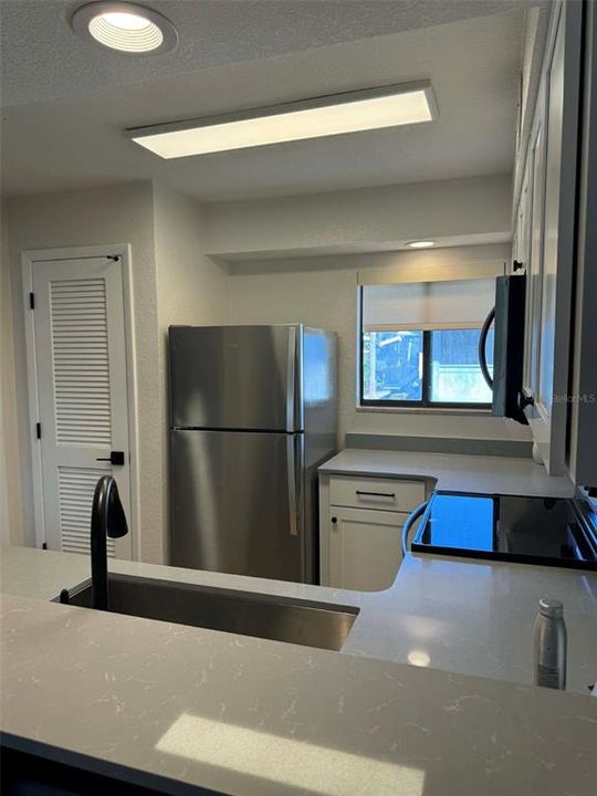 For Sale: $249,900 (3 beds, 3 baths, 1386 Square Feet)