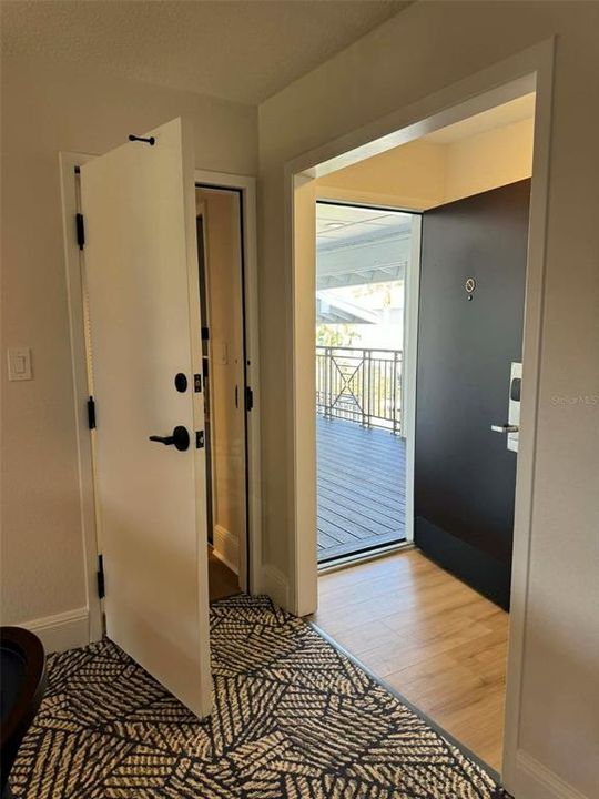 For Sale: $249,900 (3 beds, 3 baths, 1386 Square Feet)