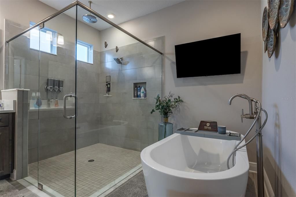 На продажу: $1,395,000 (5 спален, 4 ванн, 4490 Квадратных фут)