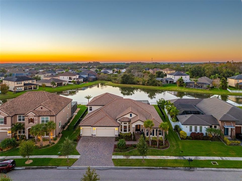 На продажу: $1,395,000 (5 спален, 4 ванн, 4490 Квадратных фут)