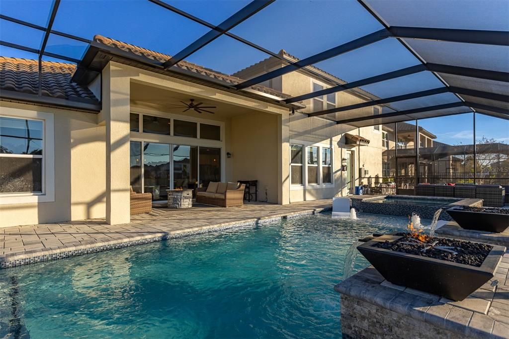 На продажу: $1,395,000 (5 спален, 4 ванн, 4490 Квадратных фут)