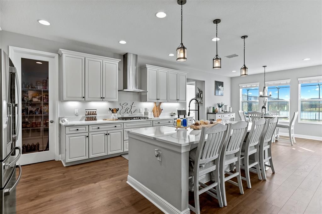 На продажу: $1,395,000 (5 спален, 4 ванн, 4490 Квадратных фут)