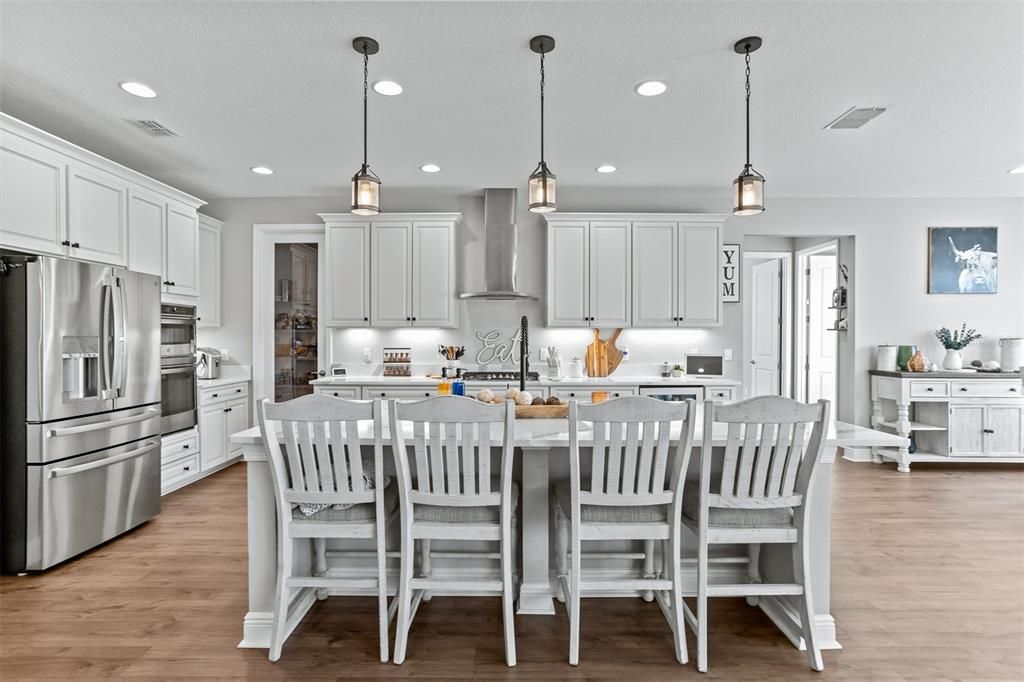 На продажу: $1,395,000 (5 спален, 4 ванн, 4490 Квадратных фут)