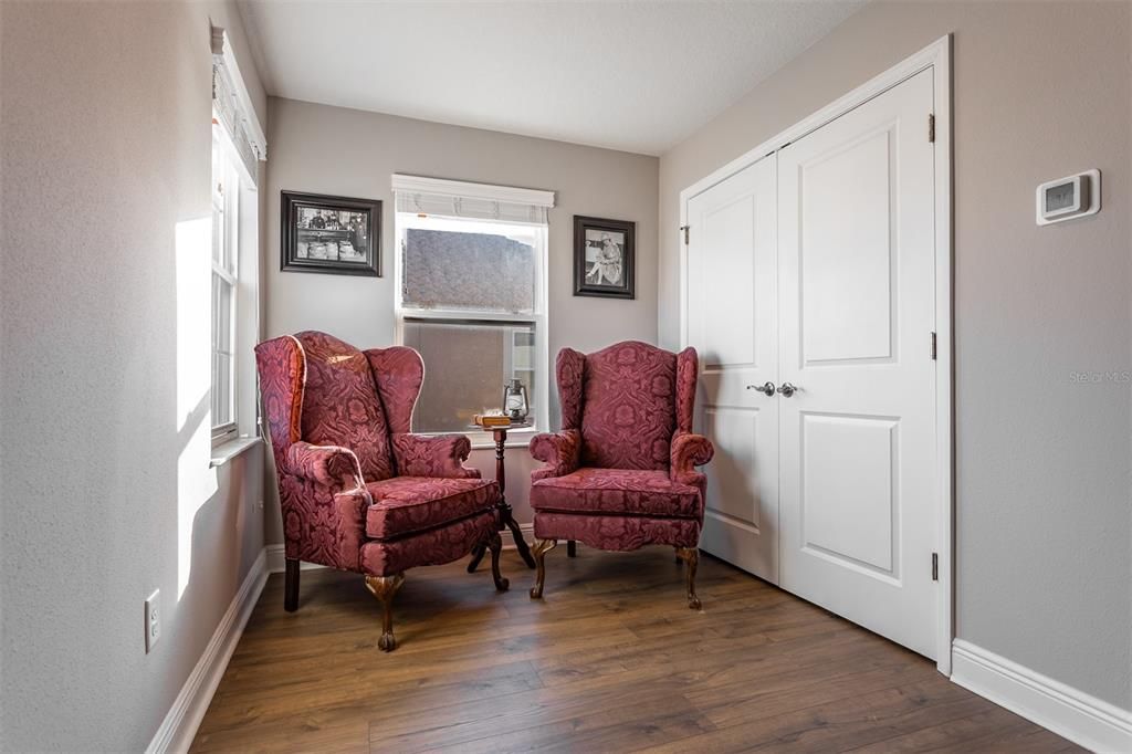 На продажу: $1,395,000 (5 спален, 4 ванн, 4490 Квадратных фут)