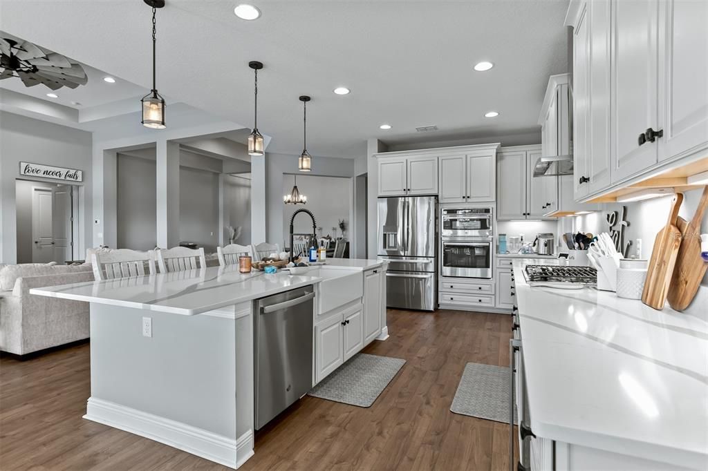 На продажу: $1,395,000 (5 спален, 4 ванн, 4490 Квадратных фут)