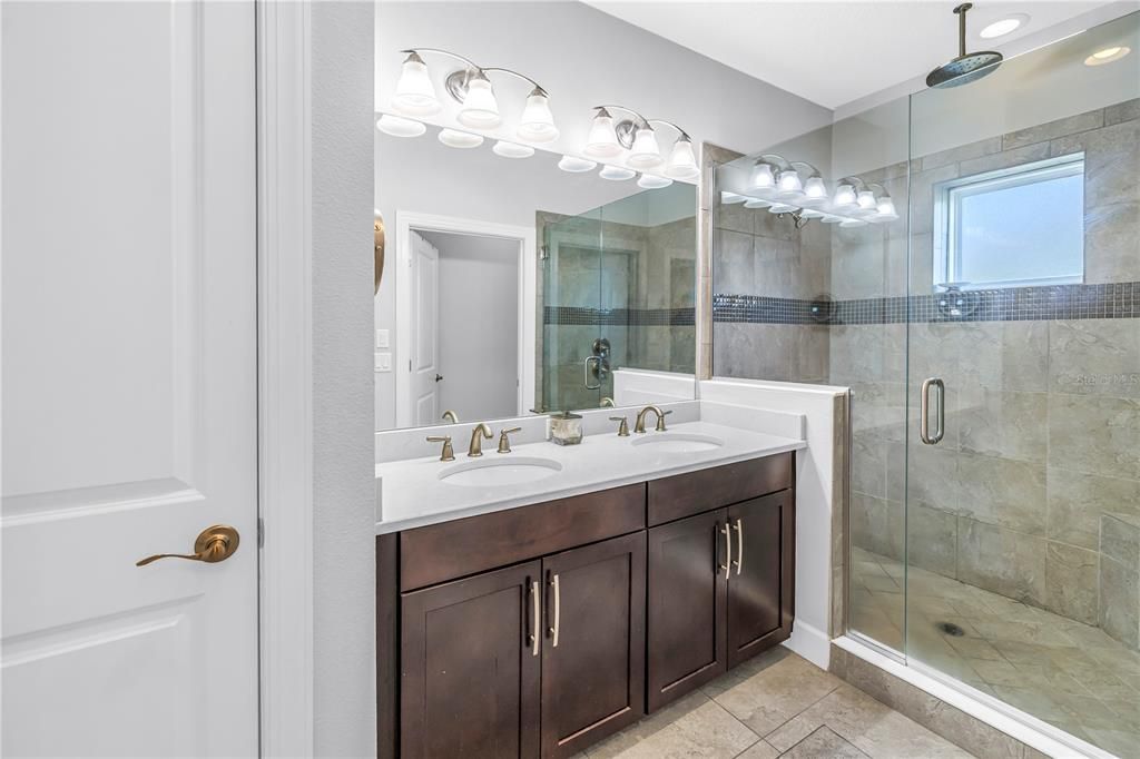 На продажу: $599,900 (3 спален, 2 ванн, 1920 Квадратных фут)