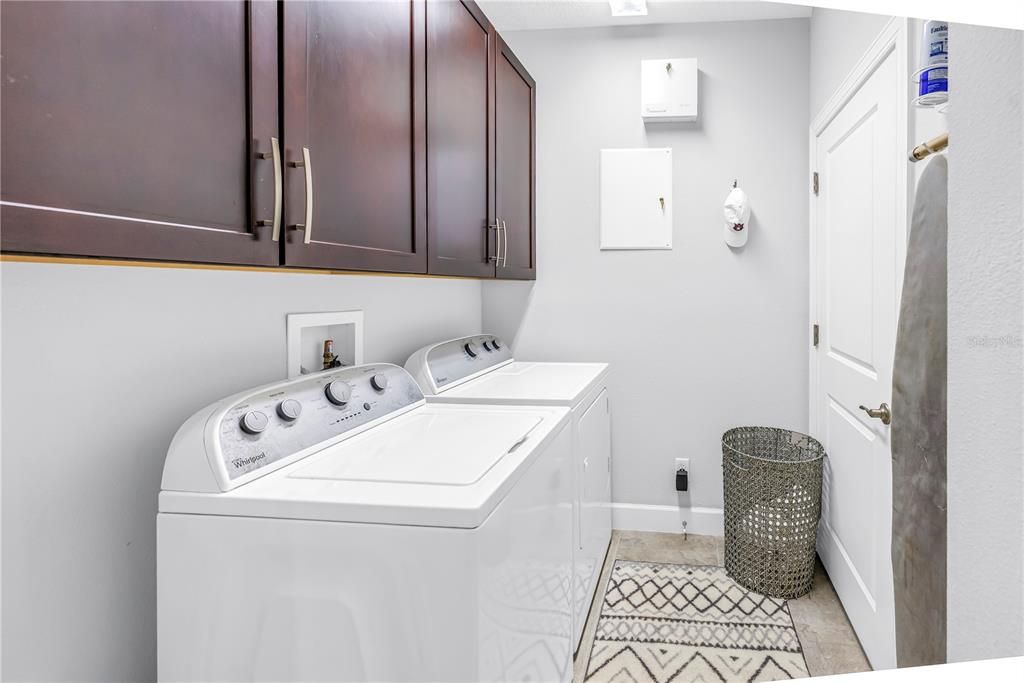 На продажу: $599,900 (3 спален, 2 ванн, 1920 Квадратных фут)