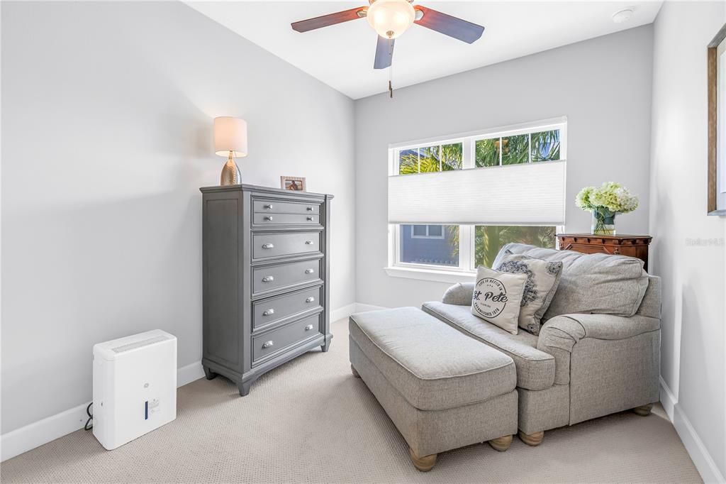 На продажу: $599,900 (3 спален, 2 ванн, 1920 Квадратных фут)