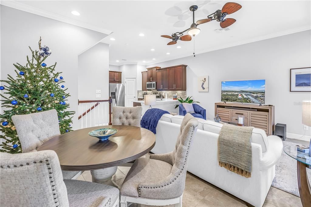 На продажу: $599,900 (3 спален, 2 ванн, 1920 Квадратных фут)