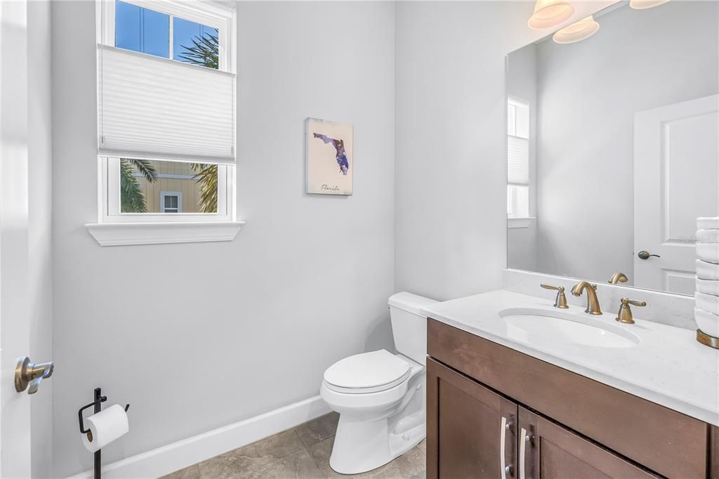 На продажу: $599,900 (3 спален, 2 ванн, 1920 Квадратных фут)