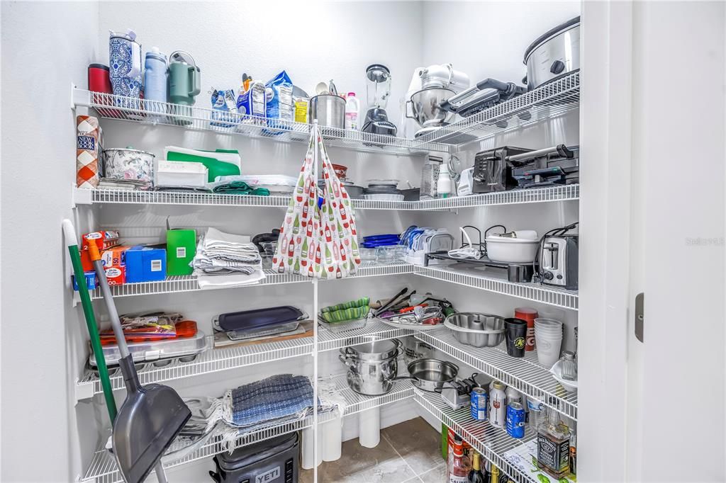 На продажу: $599,900 (3 спален, 2 ванн, 1920 Квадратных фут)