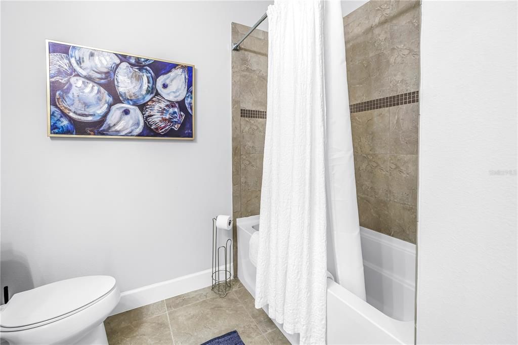 На продажу: $599,900 (3 спален, 2 ванн, 1920 Квадратных фут)