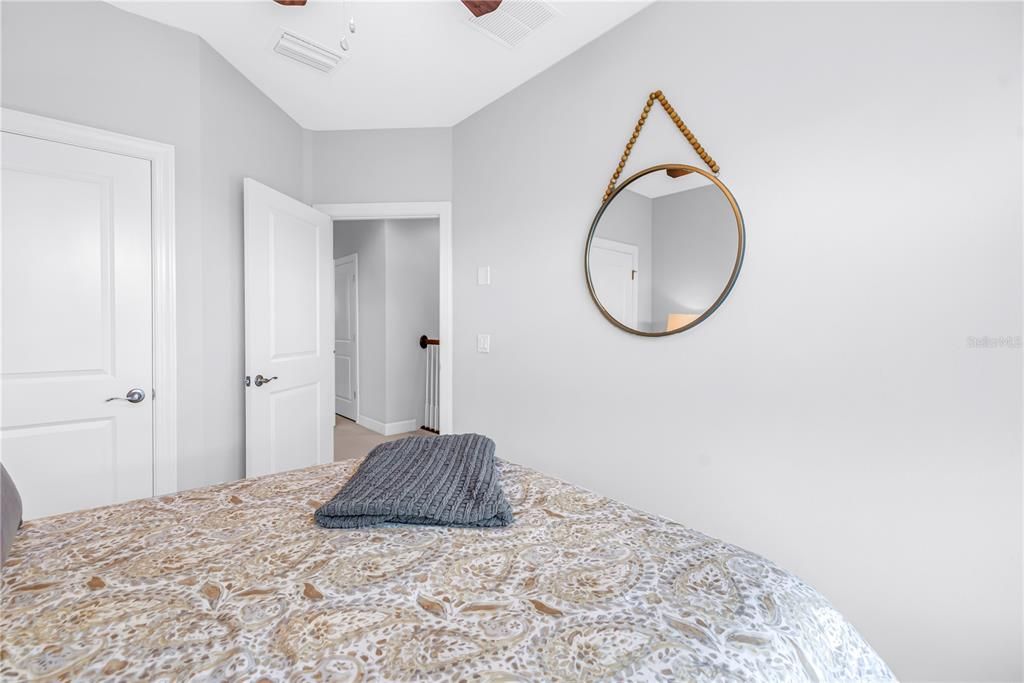 На продажу: $599,900 (3 спален, 2 ванн, 1920 Квадратных фут)