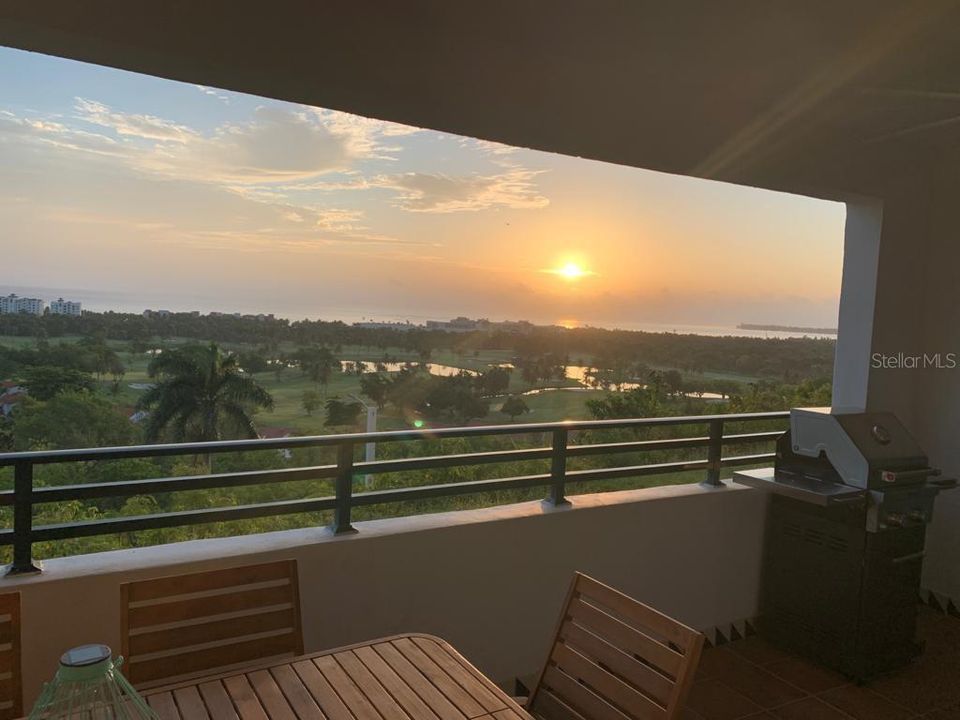 待售: $785,000 (4 贝兹, 4 浴室, 2303 平方英尺)