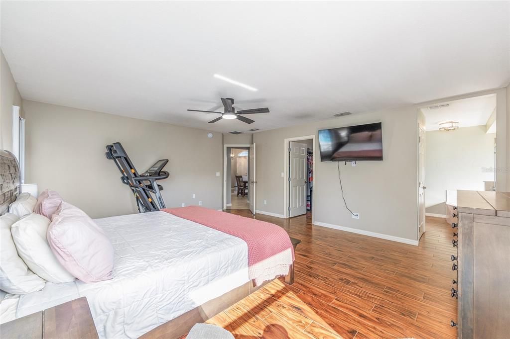 На продажу: $389,900 (3 спален, 2 ванн, 2016 Квадратных фут)