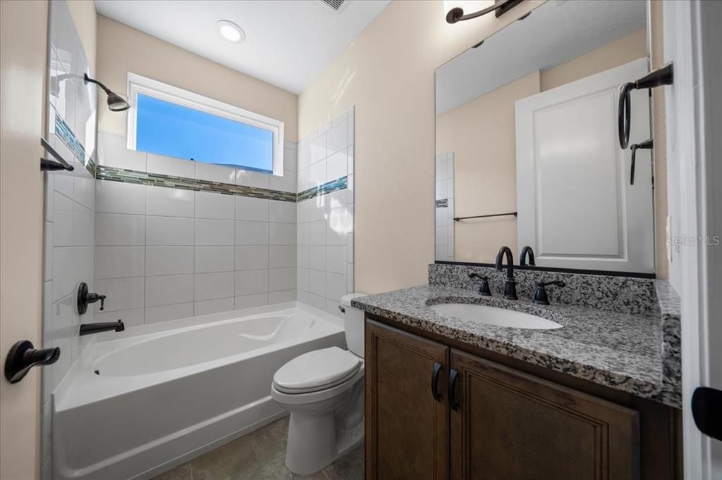 En Venta: $385,000 (2 camas, 2 baños, 1938 Pies cuadrados)