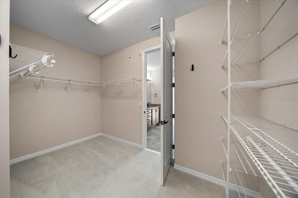 En Venta: $385,000 (2 camas, 2 baños, 1938 Pies cuadrados)