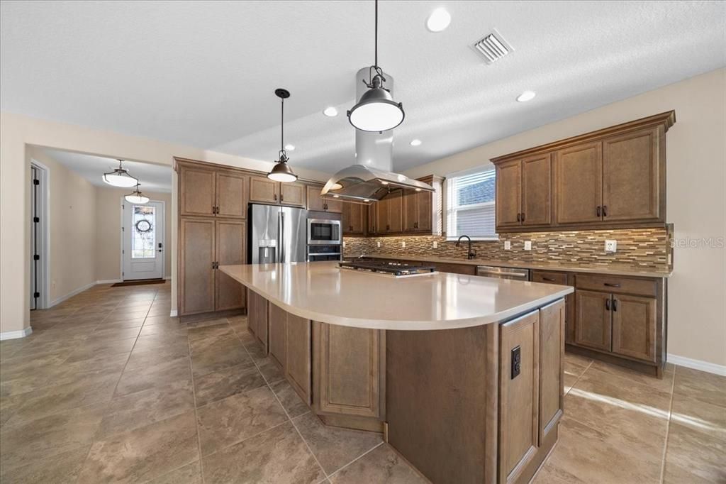 En Venta: $385,000 (2 camas, 2 baños, 1938 Pies cuadrados)