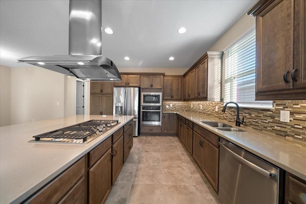 En Venta: $385,000 (2 camas, 2 baños, 1938 Pies cuadrados)