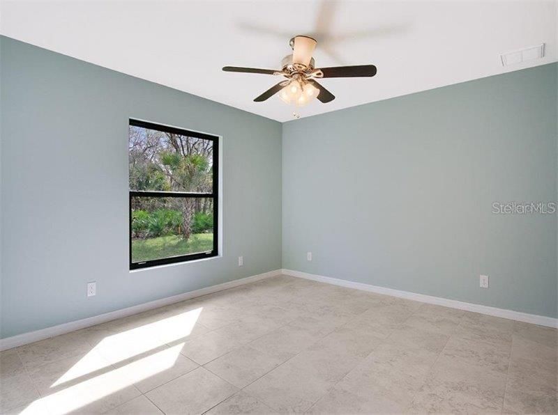 出租: $1,700 (3 贝兹, 2 浴室, 1200 平方英尺)